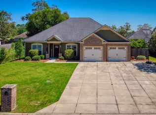 605 Stagecoach Trl, Hahira, GA 31632