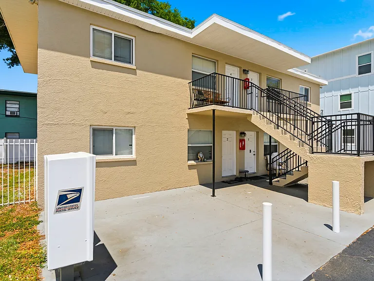 1799 Russell St S #3 — Photo 3