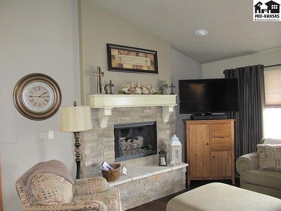 5th image of 116 E 37th Ave