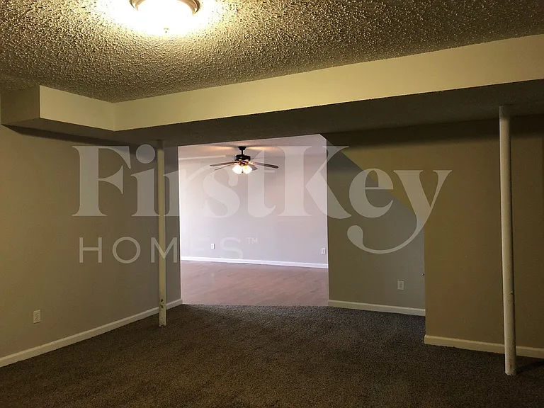 1503 Jordan Lee Ct — Photo 29