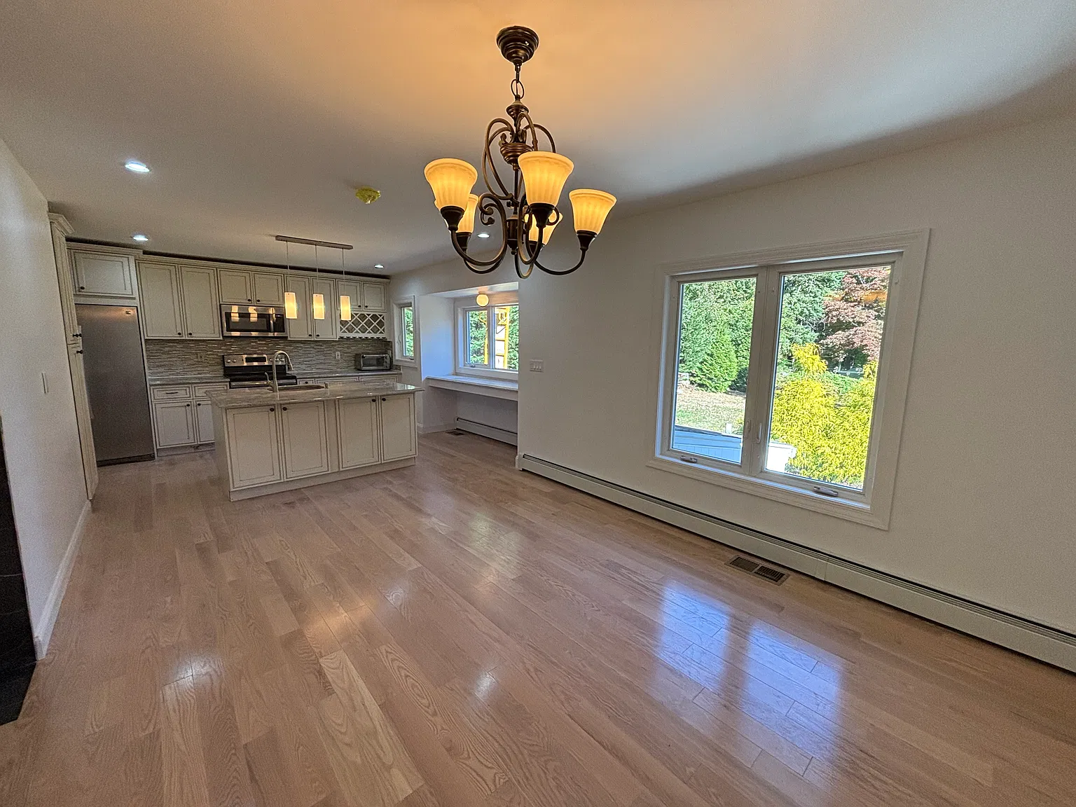 4 bed, 3500 sqft, $6,500 — Photo 3