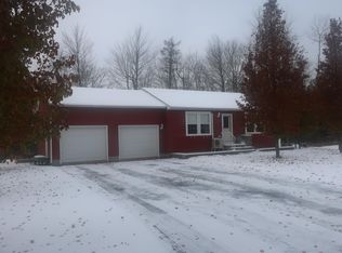 68 Molly Ln, Bangor, ME 04401