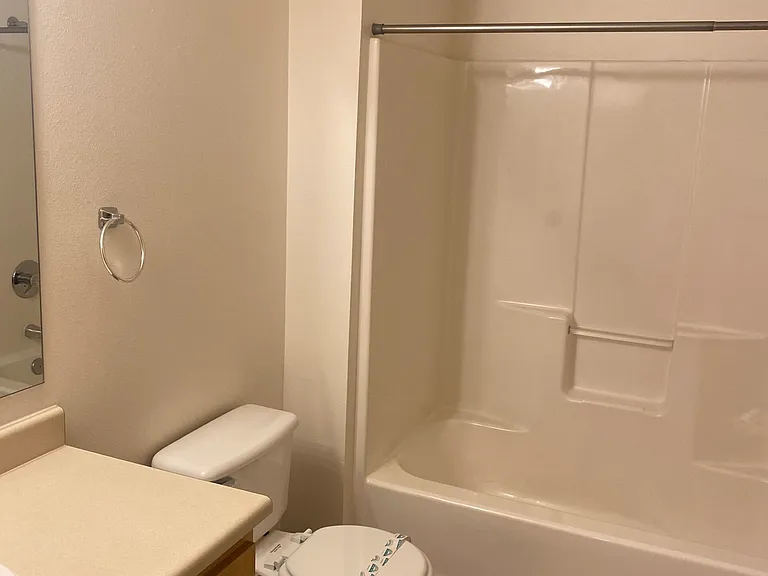 Waverly Square Apartments — Photo 8