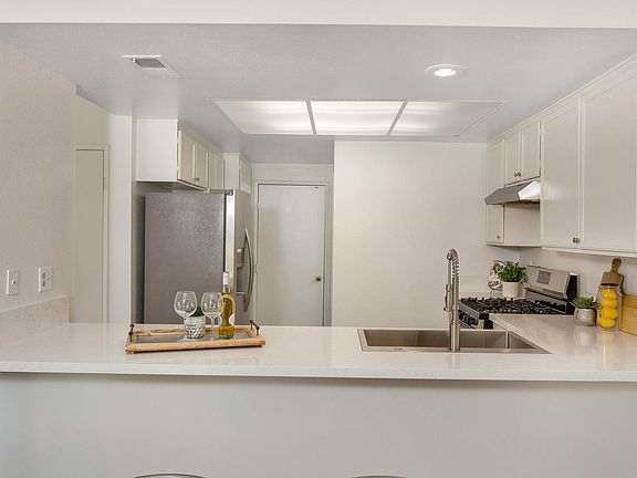 3rd image of 7975 Tinaja Ln