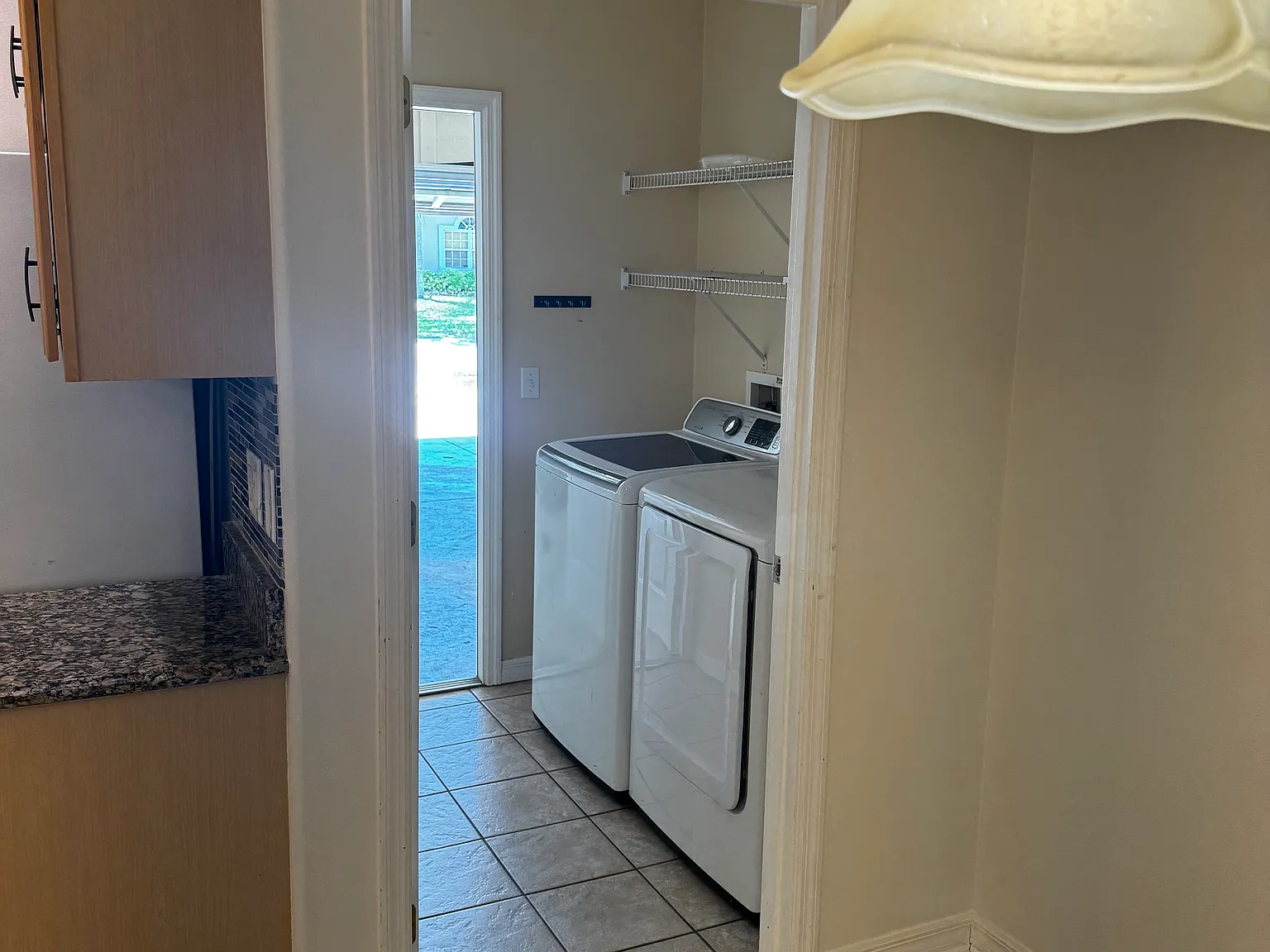 4 bed, 2242 sqft, $2,950 — Photo 4