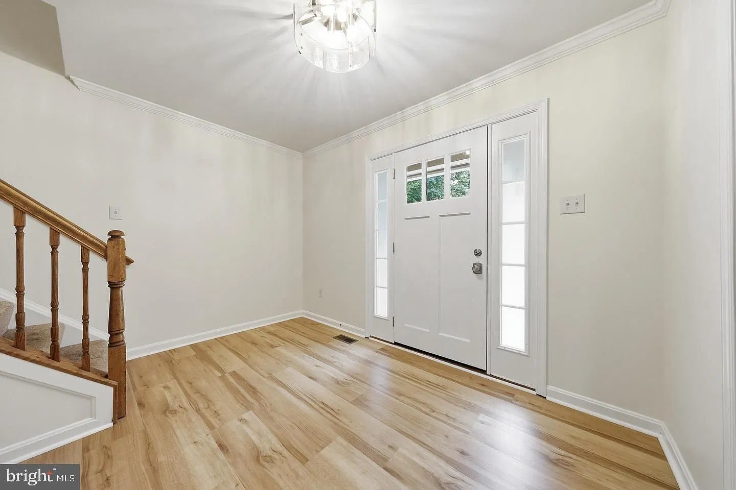 5 bed, 3.5 bath, 3110 sqft, $3,800 — Photo 2