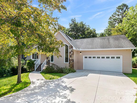 2nd image of 31 Lela Johnson Ln