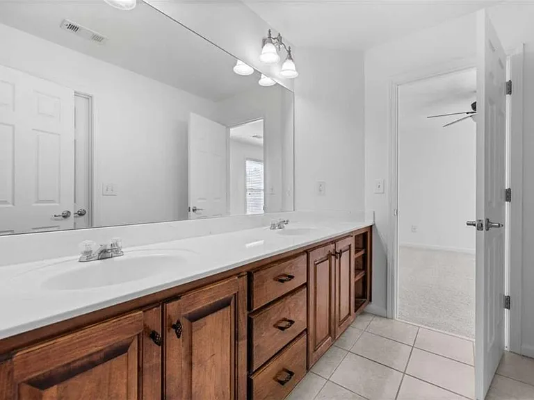 1475 Boomer Cir — Photo 36