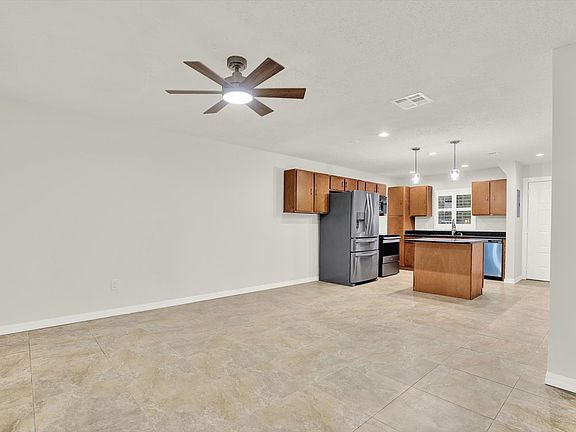 4th image of 4009 Oak Limb Ct