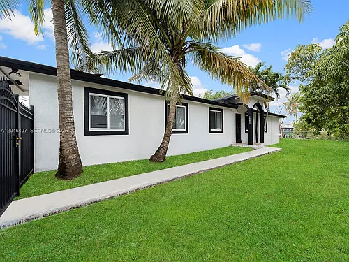 26650 SW 138th Ct #26652 Photo 1