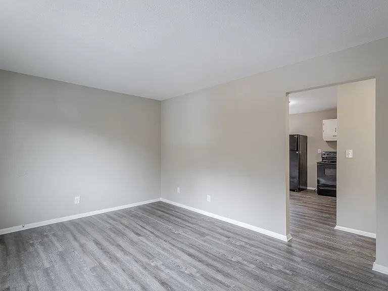 113 Goodson Ave — Photo 6