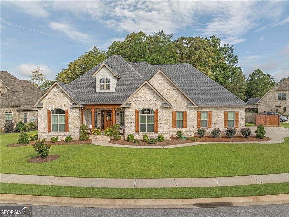 1st image of 301 Pine Trace Ln