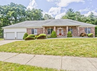 15 Avalon Pl, Feeding Hills, MA 01030