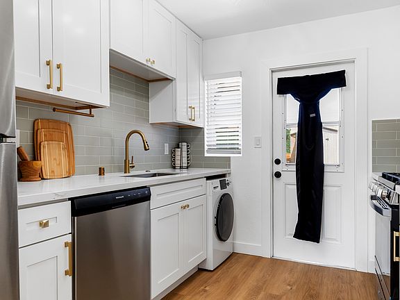 4th image of 895 Riverlawn Ave #B
