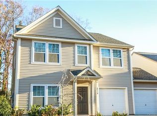 6518 Covington Commons Dr, Charlotte, NC 28227