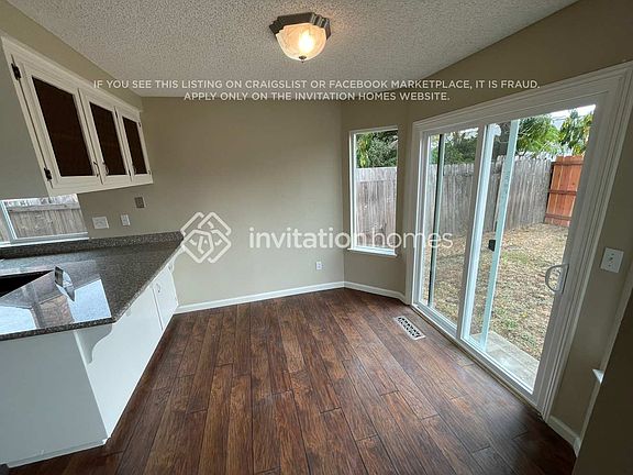 5th image of 568 Silverado Cir