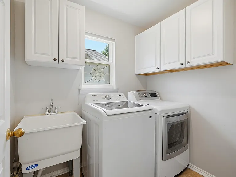 4421 Honeysuckle Dr — Photo 37