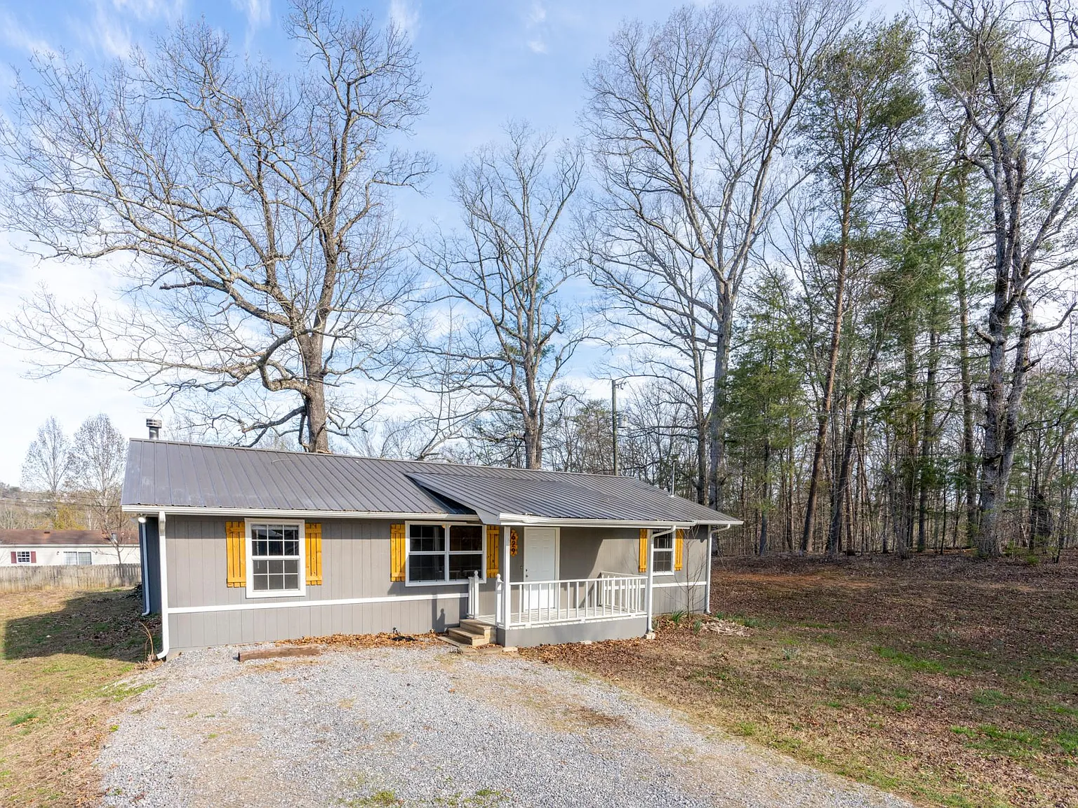 629 Ed Davis Rd — Photo 1