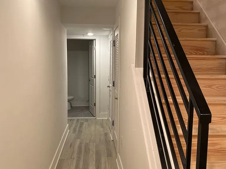 419 N Holly St — Photo 8