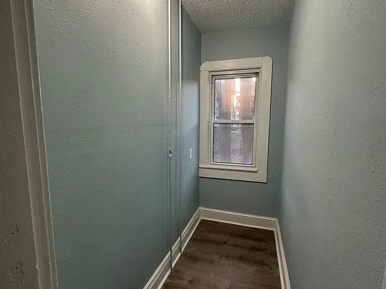 27 Ellen Ave — Photo 6