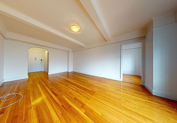 3rd image of 1 Christopher St APT 5H