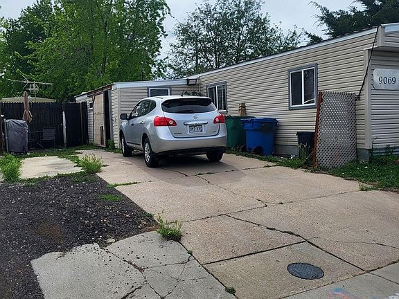 2nd image of 9069 Mandel St