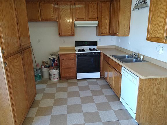 5th image of 10611 Oakwood Ave