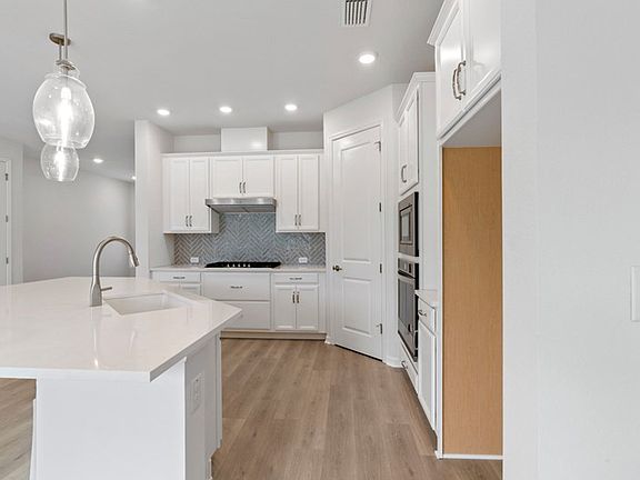 The Truman II - Kitchen