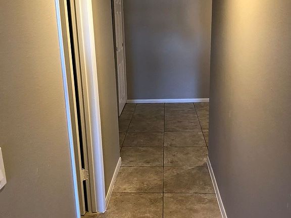 4th image of 39 Oaklawn Ave APT 6