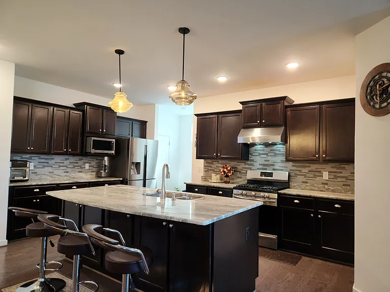 9460 Seayfield Ln — Photo 6