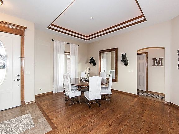 Open floor plan suits an expanding table.