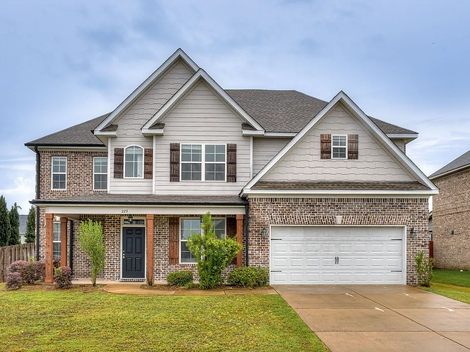223 Callahan Dr