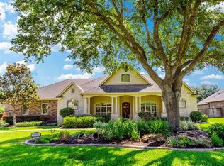 5410 Westerdale Dr, Weston Lakes, TX 77441