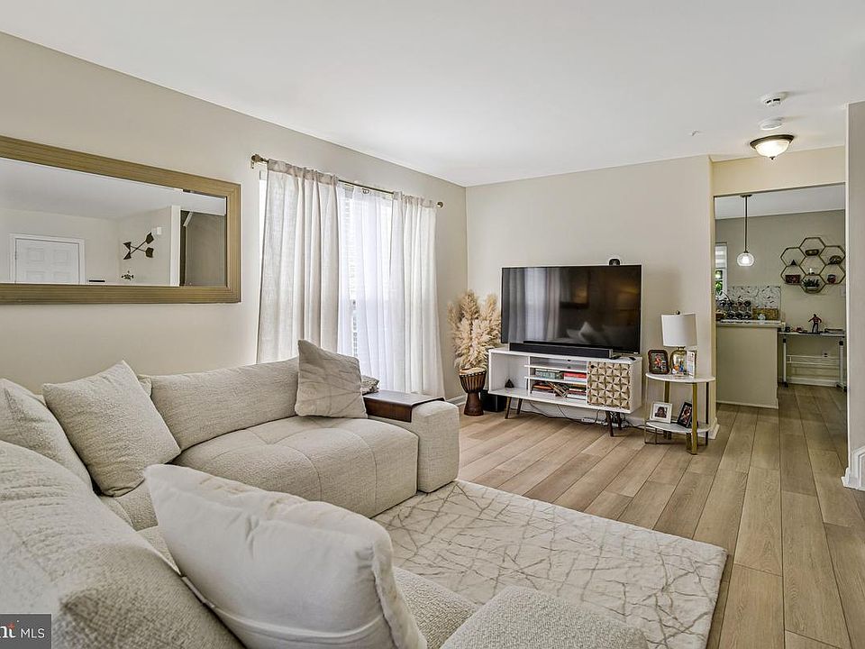 1st image of 2134 Racquet Pl