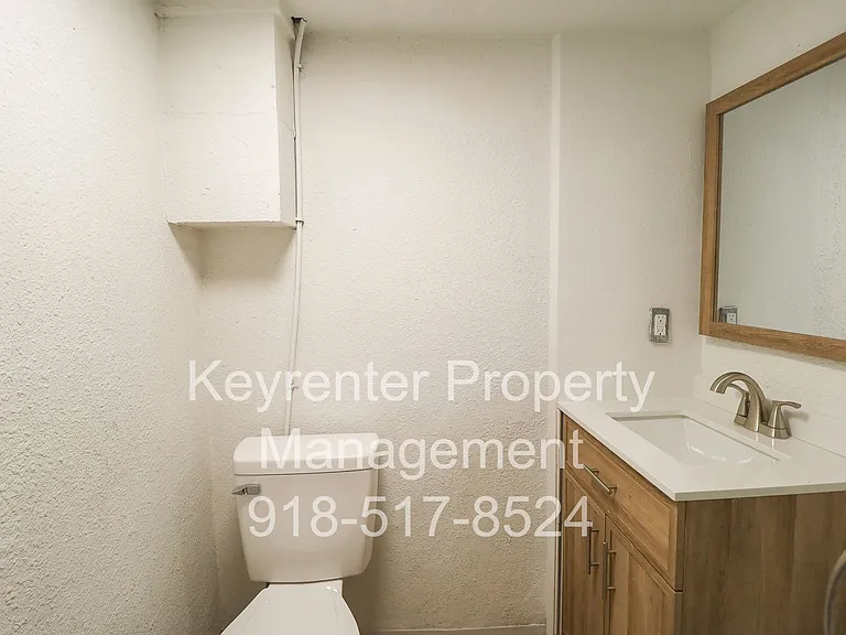 506 W 4th St Fourplex — Photo 4