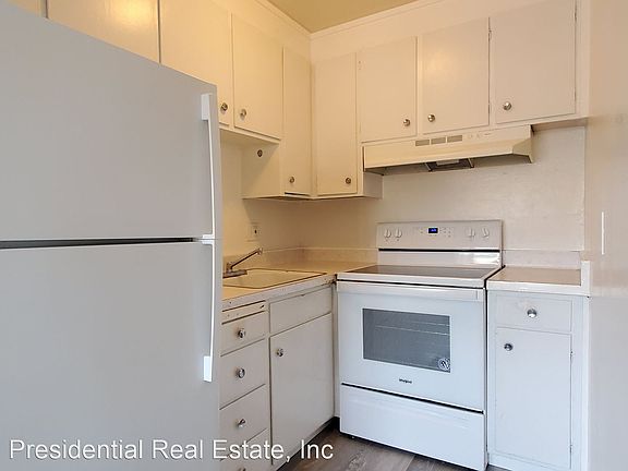 2nd image of 3196 Pearl Ave #3