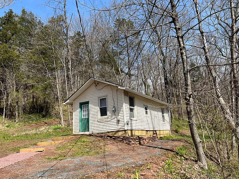 815 Frenchtown Rd — Photo 2