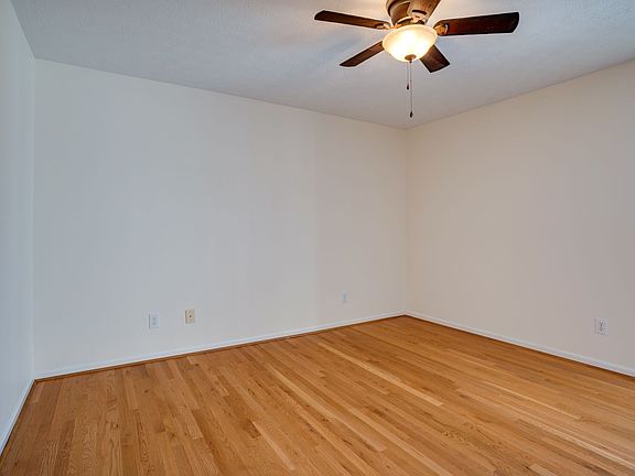 21st image of 134 N Harris Rd