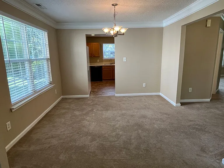 10410 Pickerel Ln — Photo 7