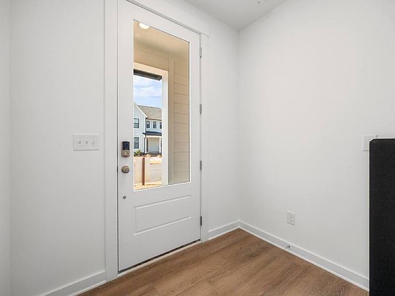 3rd image of 7216 Westrow Ave