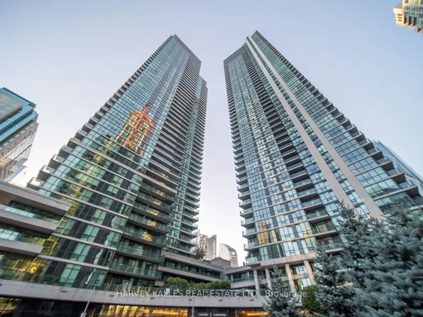 33 Bay St, Toronto, ON