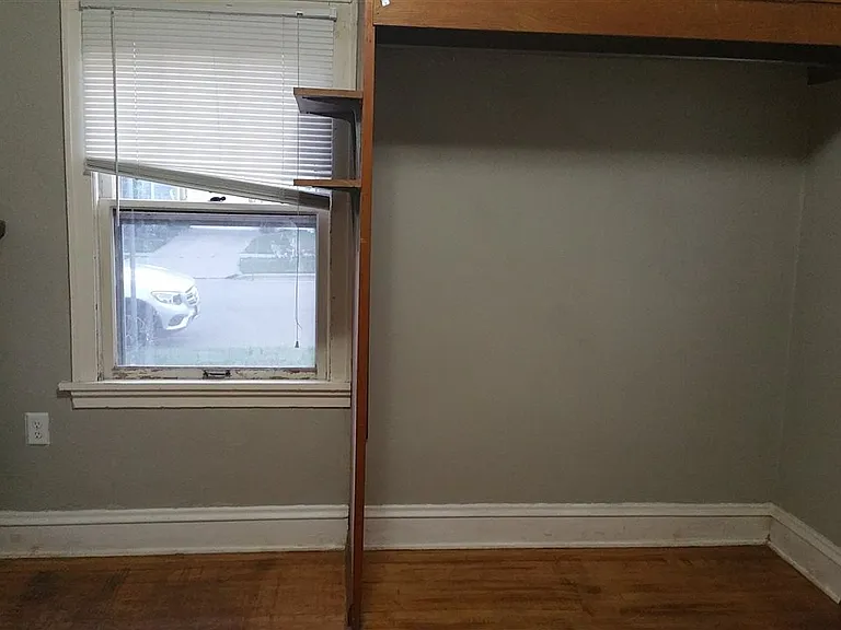 932 Emerald St #1B — Photo 10