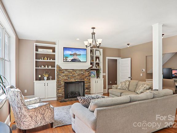 5th image of 212 Ginseng Ln