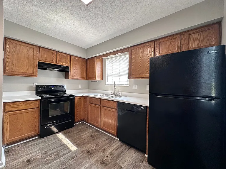 Rand 938 Townhomes — Photo 17