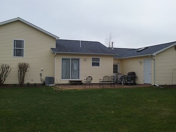 2nd image of 11166 Maple Dr