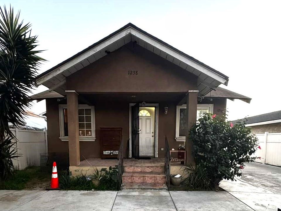 1st image of 1238 E 71st St