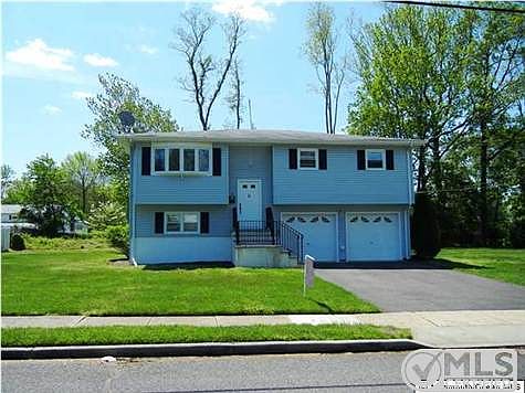 1st image of 8 Kearney Dr