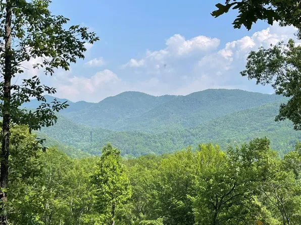 22 Hooper Cemetery Rd, Cullowhee, NC 28723