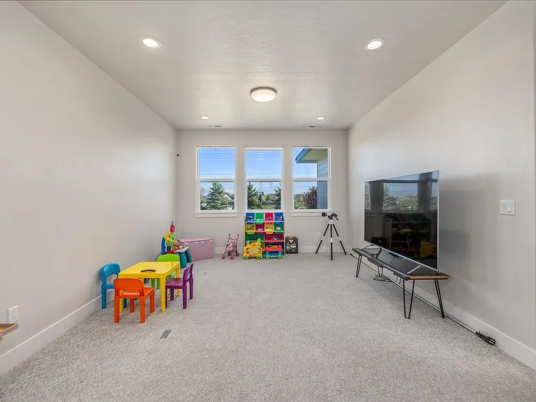 5562 S Zaivcla Ave — Photo 24