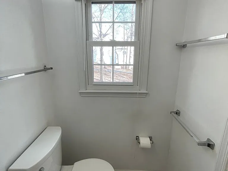 106 Downing Ct — Photo 37
